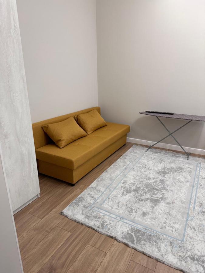 на левом берегу, ханшатыр, центр материнства и детства, нейрохирургия Apartment *